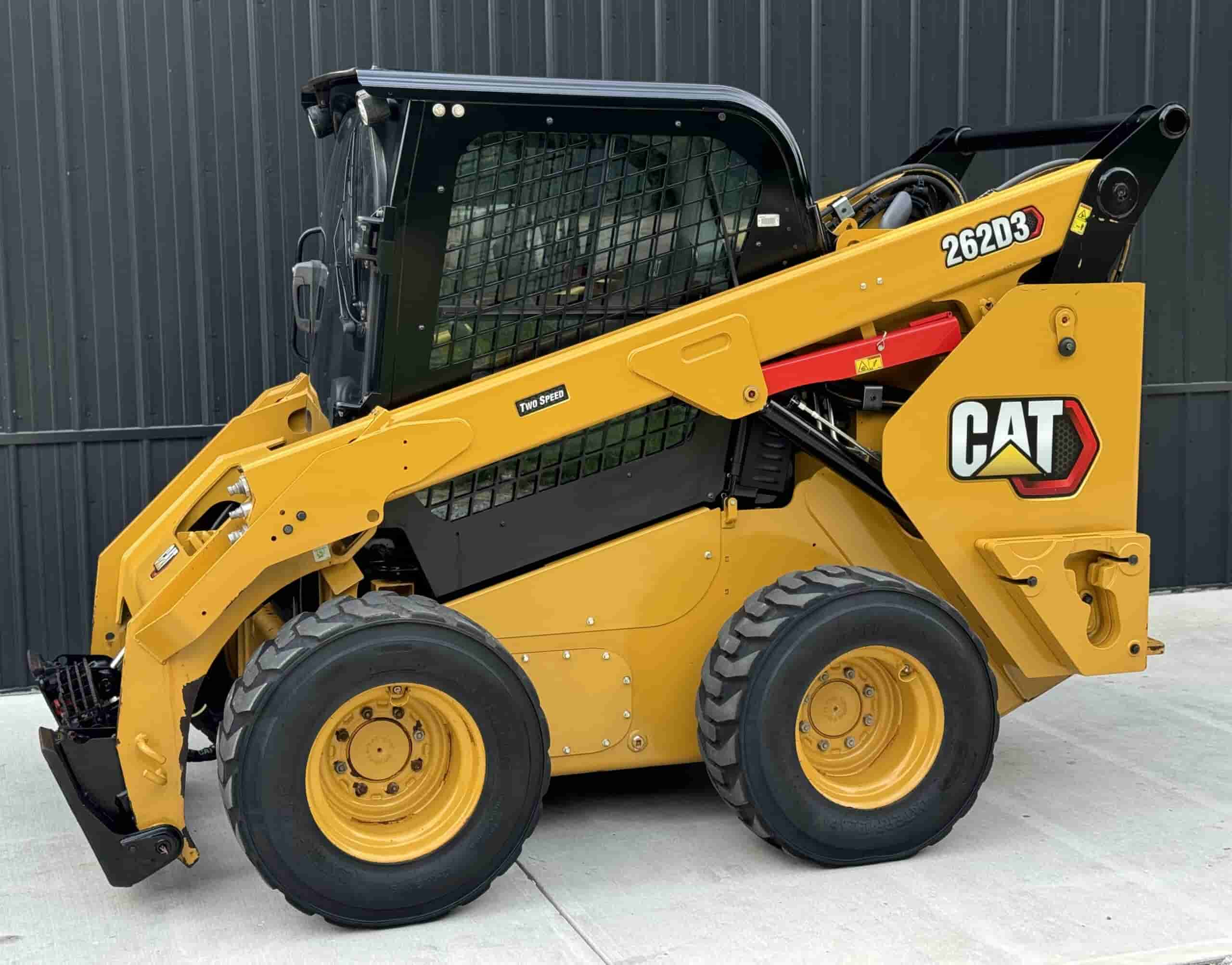 2021 CAT 262D3 CLEAN
